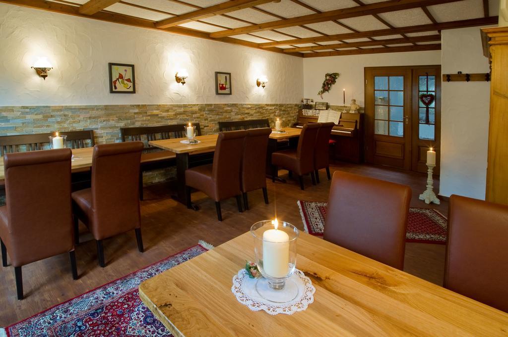 Wein & Gastehaus Hermeshof Hotell Trittenheim Eksteriør bilde